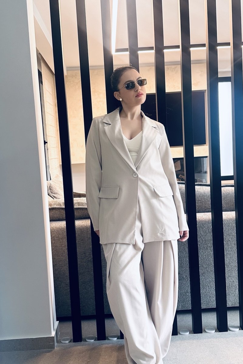 Relaxed Tailored Suit Set In Beige